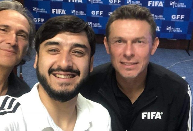 Grzegorz Krzosek (z prawej) jest odpowiedzialny za przygotowanie fizyczne sędziów na Mistrzostwach Świata w Katarze.