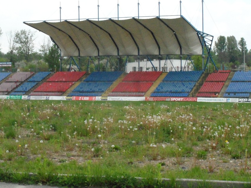 Stadion Polonii Bytom nie wygląda najlepiej [ZDJĘCIA]