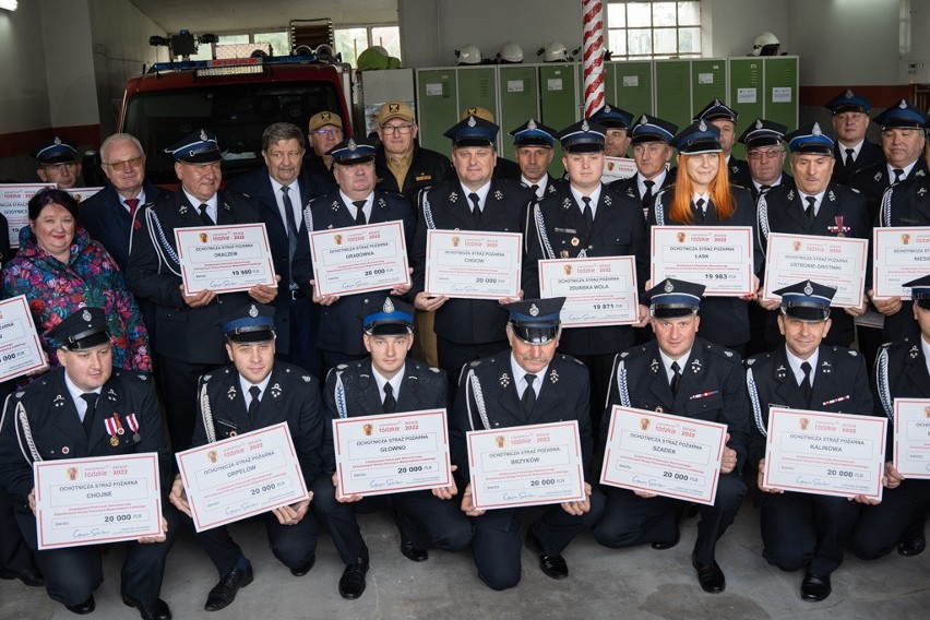 Strażacy ochotnicy z gminy Rzgów oddali część swojego sprzętu pożarniczego walczącej Ukrainie