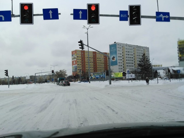Tak wyglądały ulice Białegostoku na początku lutego 2021 roku. Z kolei sezon 2021/2022 pod względem pogodowym był łagodny dla miasta. Jak będzie tym razem?