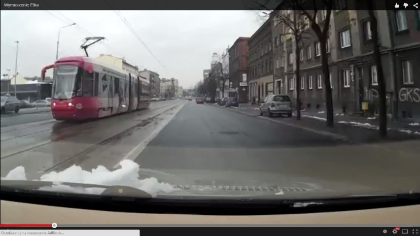 Wypadek w Katowicach z udziałem samochodu nauki jazdy był...