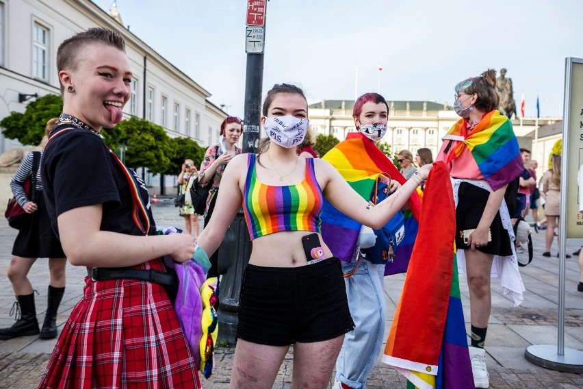 W Boże Ciało przed Pałacem Prezydenckim w Warszawie odbyła...