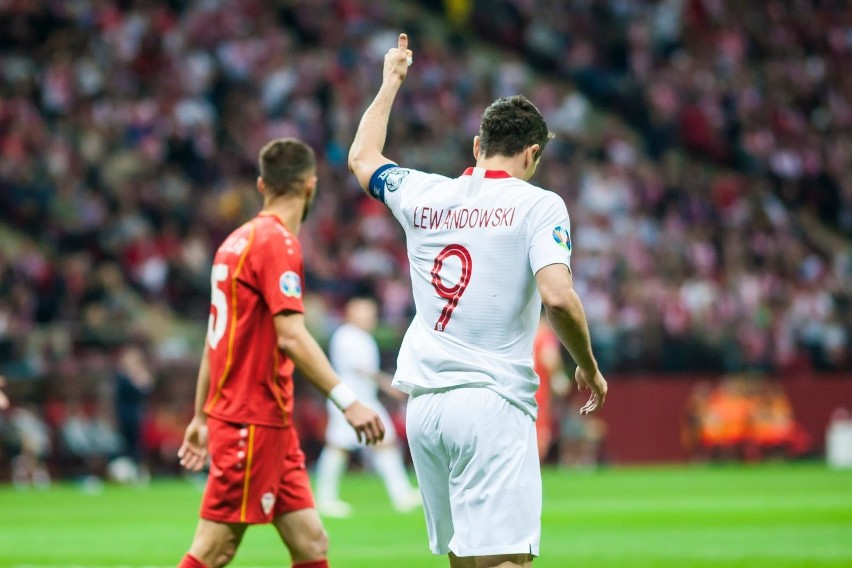 Robert Lewandowski awansował w niedzielę z reprezentacją na...