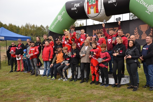 Zawodnicy MX Lipno wywalczyli zespołowe mistrzostwo Polski. Na lipnowskim torze podsumowano tegoroczny sezon motocrossowy z udziałem władz samorządowych i sponsorów.