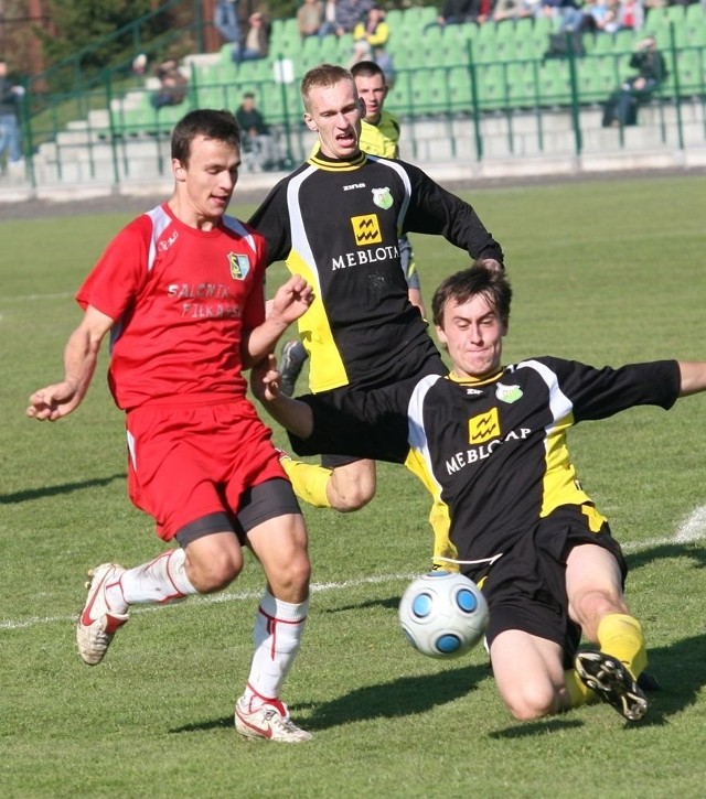 Arkadiusz Duda (pierwszy z lewej) jest piłkarskim talentem jakiego w  Tarnobrzegu dawno nie było.