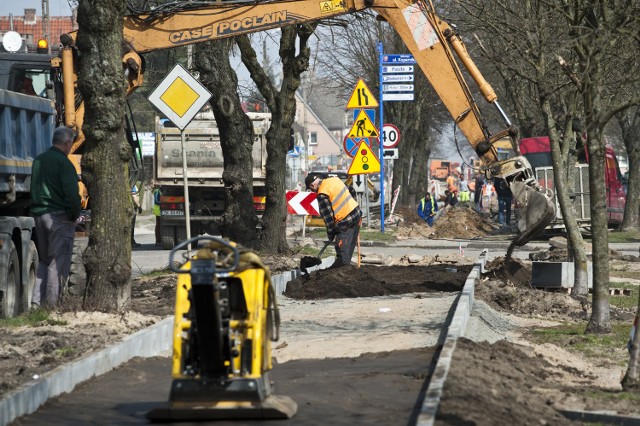 Ruch ulicą Armii Krajowej w Sławnie odbywa się wahadłowo. Dodatkowo zamknięto przejazd pod wiaduktem