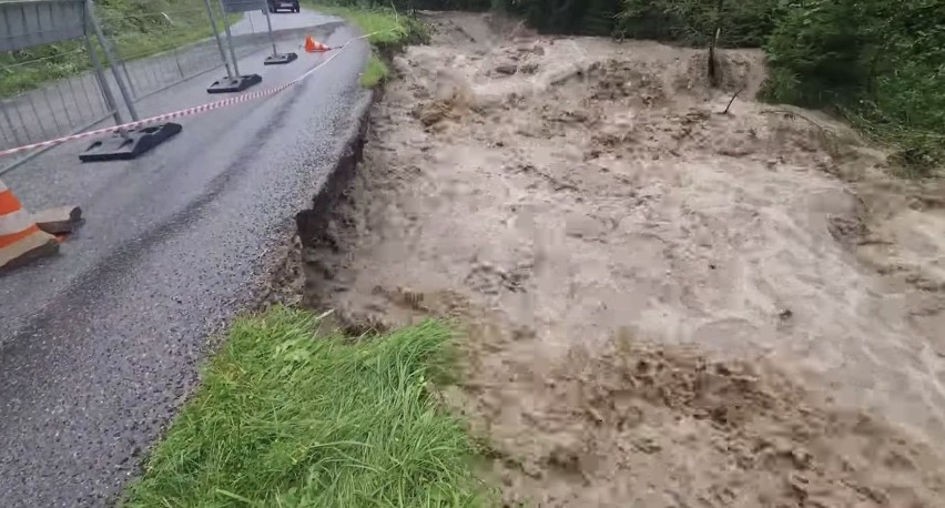 Szkoda po niedzielnej nawałnicy w Wojkowej (gmina Muszyna)