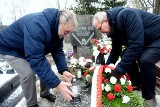 Nowa Sól. Na grobie Szczepana Bąka, działacza Solidarności, w imieniu premiera Mateusz Morawieckiego złożono kwiaty