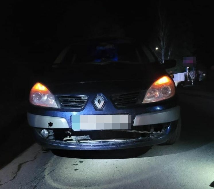 Śmiertelny wypadek w Końskowoli. Renault najechał na leżącego na jezdni 34-latka