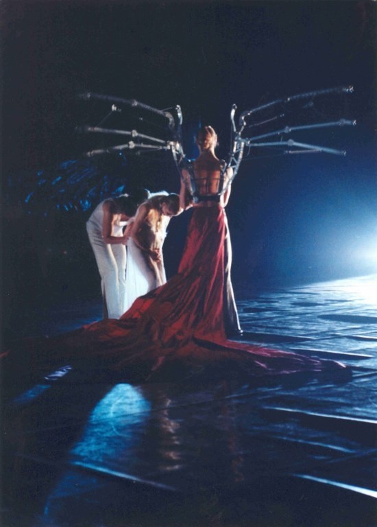 Scena ze spektaklu Ewy Wycichowskiej "Tango z Lady M."