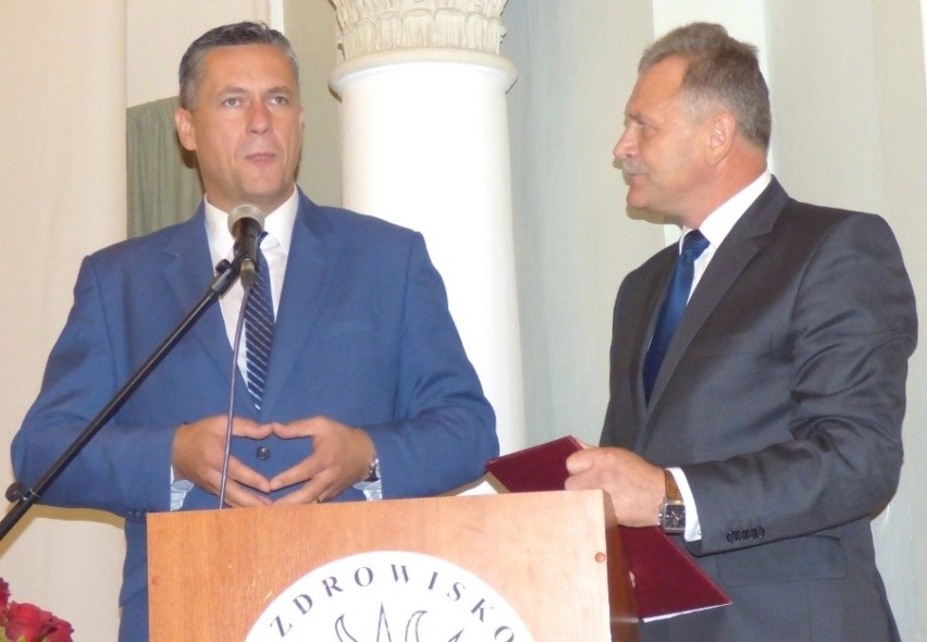 Grzegorz Gałuszka (z lewej) pełnił funkcję dyrektora...