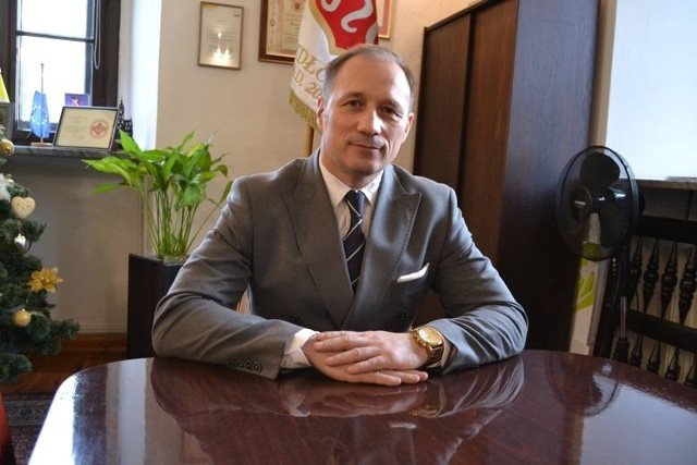 Burmistrz Szydłowca Artur Ludew otrzymał absolutorium i wotum zaufania.
