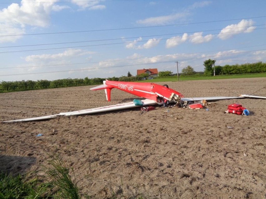 Awaryjne lądowanie szybowca w powiecie pińczowskim. Pilot ranny