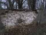 Rozsypujący się mur w Ośnie Lubuskim. Tu może dojść do tragedii (zdjęcia Czytelnika)
