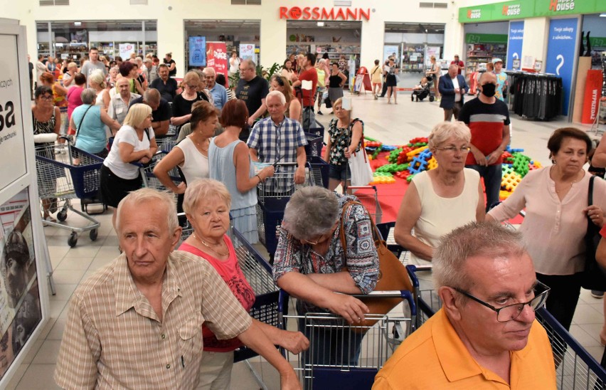 3 sierpnia otwarto w Inowrocławiu drugi market sieci...