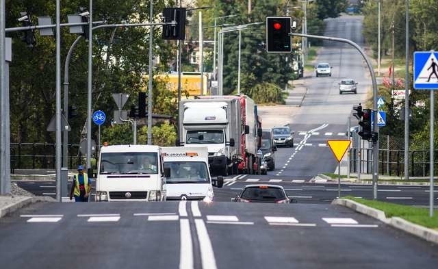 W środę wreszcie otwarto ulicę Nowokielecką. Drogowcy będą teraz sprawdzać, jak nowa droga wpłynie na ruch w tym fragmencie miasta