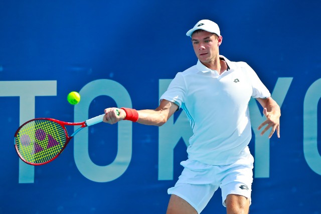 Po 13 miesiącach zawieszenia na korty powraca tenisista Kamil Majchrzak