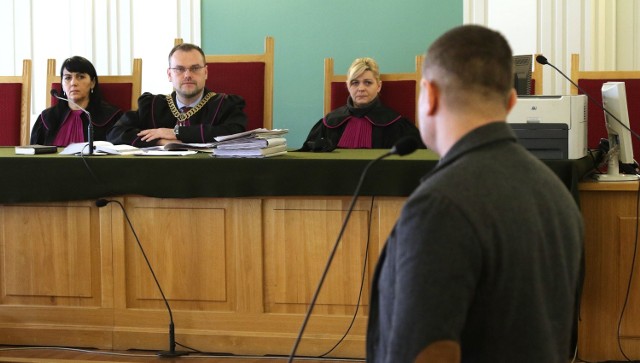 - Żałuję swoich czynów - mówił w Sądzie Okręgowym w Kielcach oskarżony 44-latek