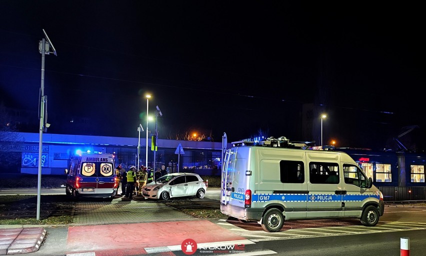 Kraków. Zderzenie samochodu z tramwajem w Nowej Hucie