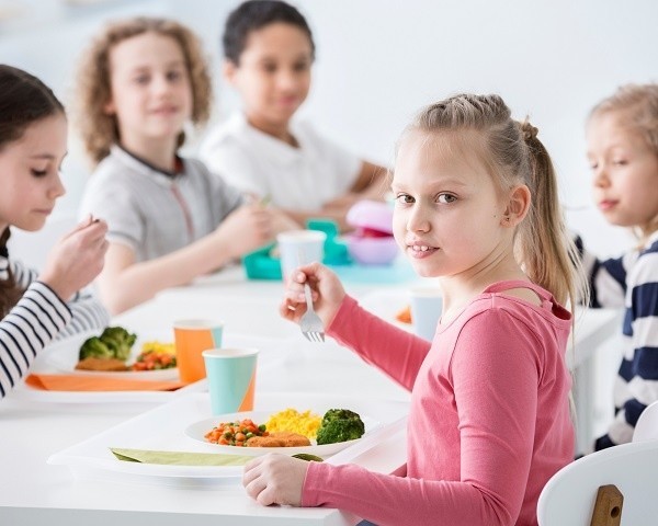Kuchnie w Szkole Podstawowej w Kleczy Dolnej i w Szkole Podstawowej nr 5 w Wadowicach, w których przygotowywane są posiłki dla uczniów wzbogacą się o nowoczesny sprzęt
