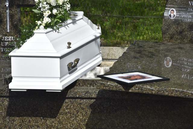 Lilianna spoczęła na cmentarzu parafialnym w Kowalowej. Je pogrzeb był niezwykle wzruszającym wydarzeniem