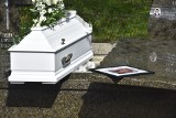 Pogrzeb 11-letniej Liliany zmarłej w tragicznym wypadku w Zalasowej. Poruszające ostatnie pożegnanie dziewczynki na cmentarzu w Kowalowej