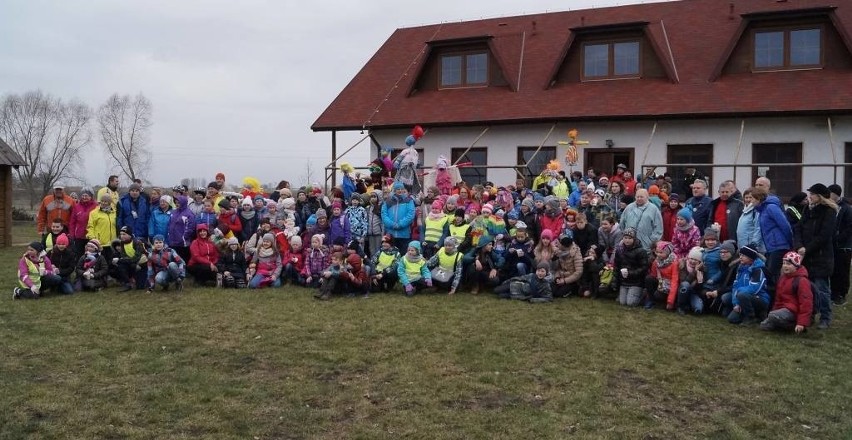 250 turystów pieszych i rowerowych wzięło udział w rajdzie...