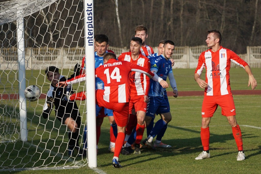 Zdjęcia z meczu Moravii Anna-Bud Morawica z Wierną Małogoszcz w Hummel 4 Lidze. Spotkanie zakończyło się remisem 3:3 [WIDEO]