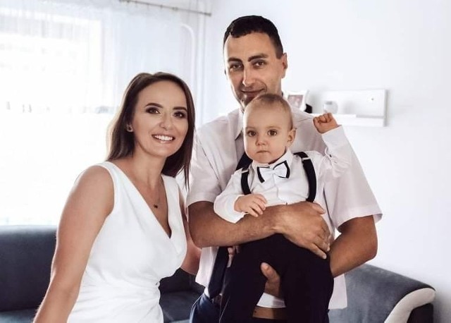 Wójt  Moskorzewa Marcin Wiekiera z żoną Anną i synem Oliwierem.Więcej na kolejnych zdjęciach >>>