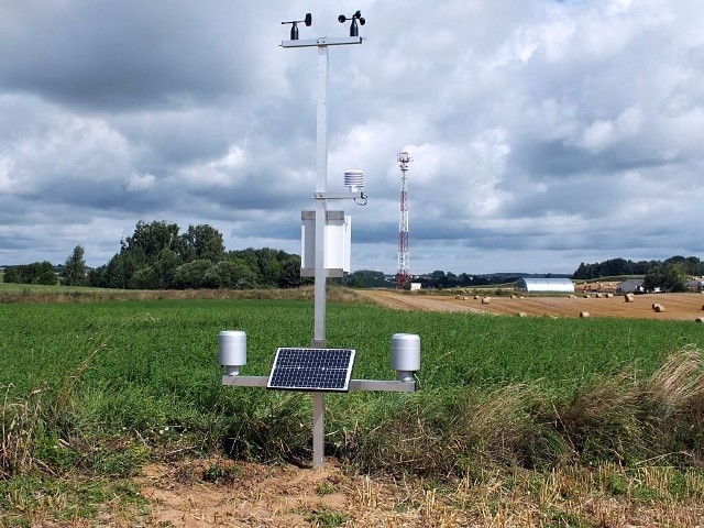 W sierpniu na Podlasiu zamontowanych zostało 13 stacji meteorologicznych (po jednej w powiecie), które zostały włączone do ogólnokrajowej sieci stacji agrometeorologicznych w ramach współrealizowanego przez Podlaski Ośrodek Doradztwa Rolniczego w Szepietowie projektu eDWIN
