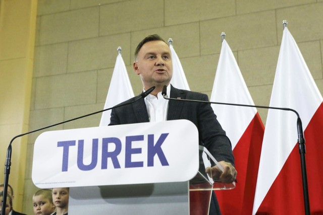 Prezydent Andrzej Duda w rozmowie z "Super Expressem" zdradził, co znajdzie się w jego programie przed majowymi wyborami.