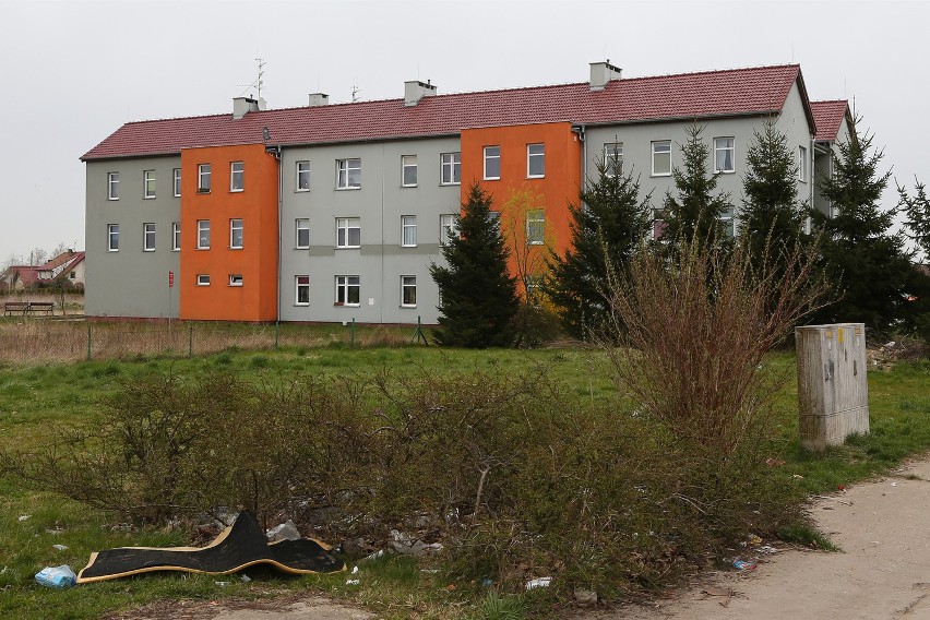 Konflikt na osiedlu powodzian pod Wrocławiem (ZDJĘCIA)