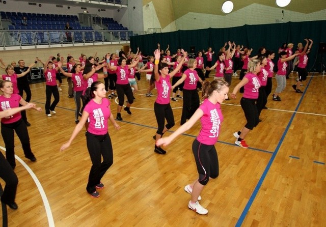 Zdjęcie z I Maratonu Fitness. Choć są to głównie panie, w Maratonie mogą brać udział także panowie.