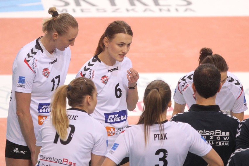 Developres SkyRes Rzeszów – Chemik Police 3:2 (10:25, 26:24,...