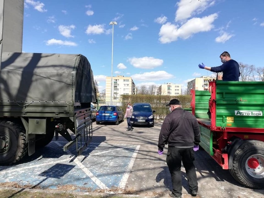 Wąsewo. Darmowa żywność dla mieszkańców. Otrzyma ją 70 rodzin, 21.04.2020