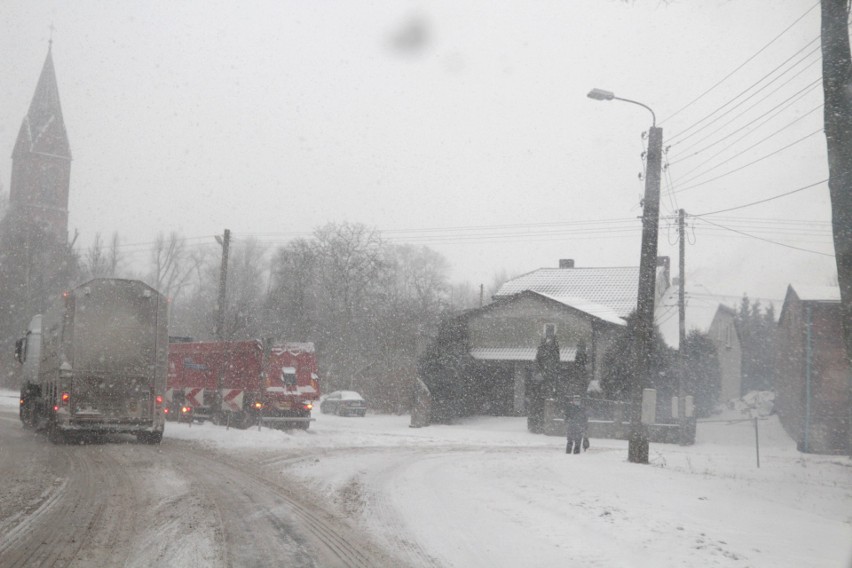 Atak zimy w Polsce. Śnieg utrudni jazdę kierowcom
