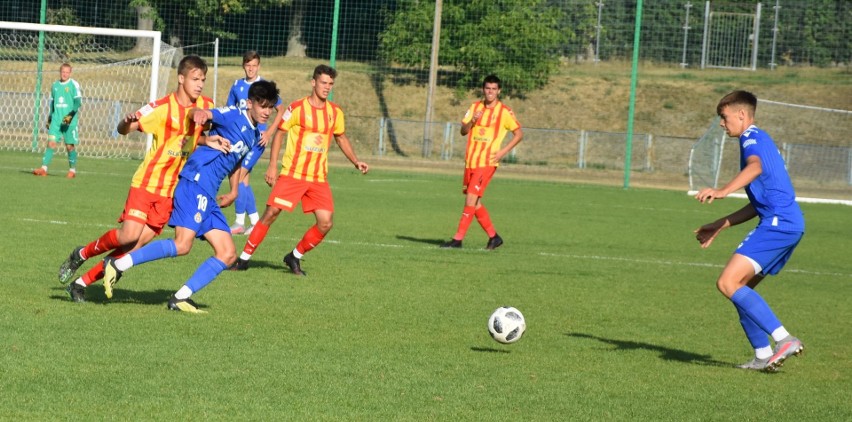 Porażka Korony Kielce z Wisłą Kraków 2:4 w Centralnej Lidze Juniorów do 17 lat. Goście zadali dwa ciosy w doliczonym czasie [ZDJĘCIA, WIDEO]