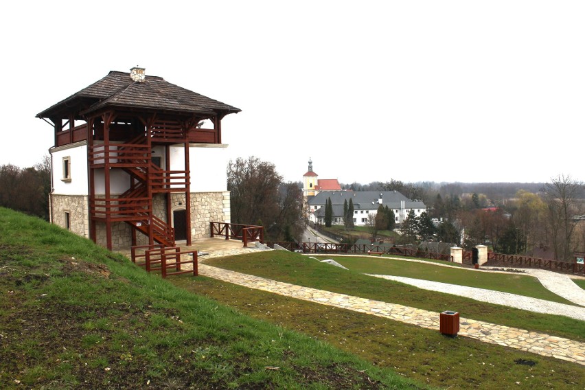 Wieża widokowa w Szczebrzeszynie i jej okolice