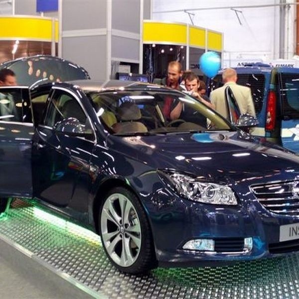 Opel insignia będzie dostępny w trzech wersjach nadwozia.