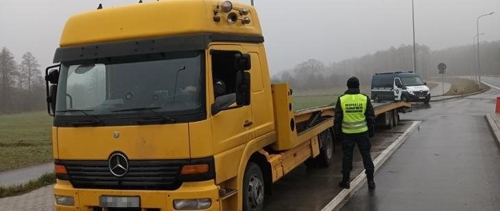 Zambrów. Kierowca ingerował w pracę tachografu. Stracił prawo jazdy, a przewoźnik zapłaci dotkliwą karę