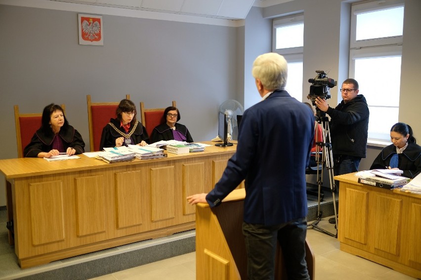 Jacek Profaska przed sądem domaga się przywrócenia do pracy...