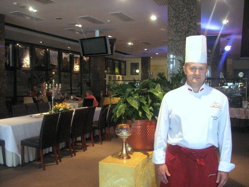 Michał Śmiegiel, szef kuchni w restauracji "Maestra" jest...