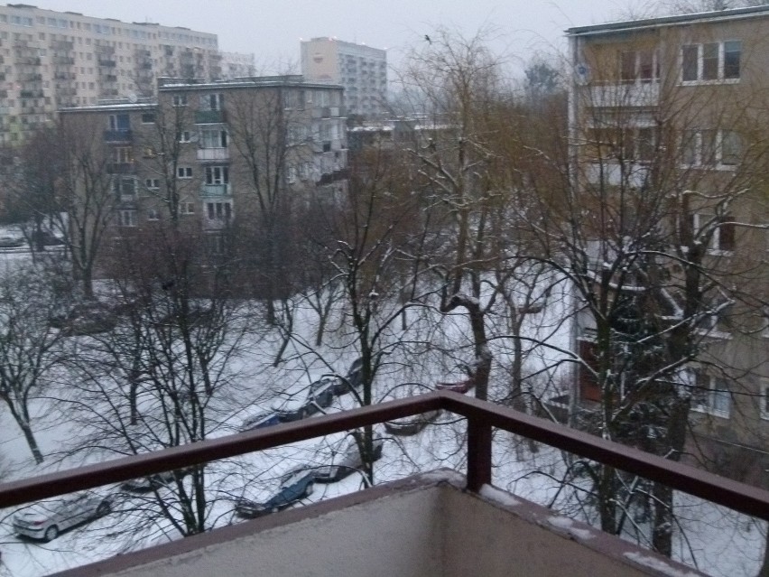 W Łodzi i regionie spadł śnieg, uważajmy na drogach!