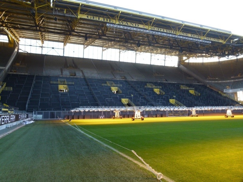 Stadion w Dortmundzie ma największą w Europie trybunę...