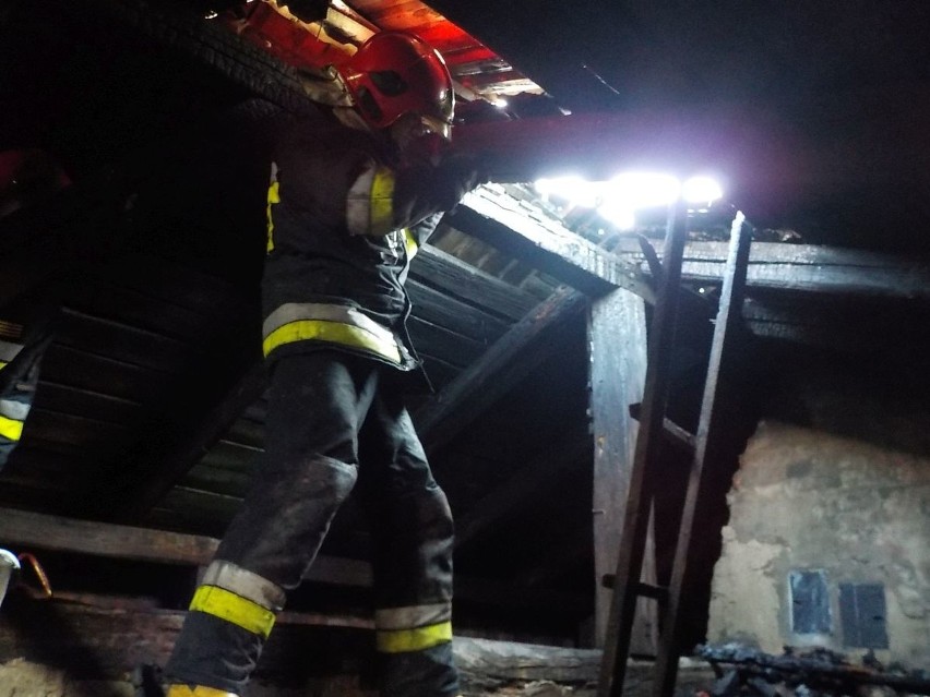 Pożar na dachu dworca w Suchedniowie. Mieszkańcy się ewakuowali