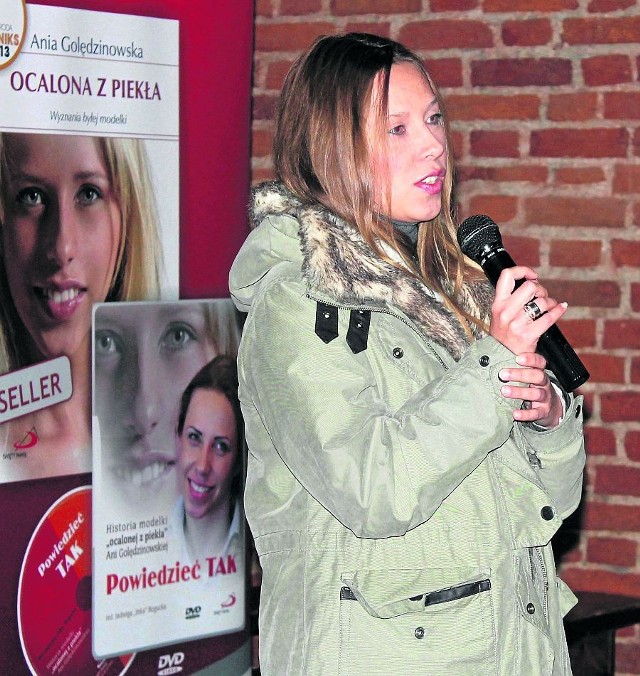 Podczas  spotkania w Chojnicach Anna Golędzinowska w niczym nie przypomina modelki, o której rozpisywała się prasa
