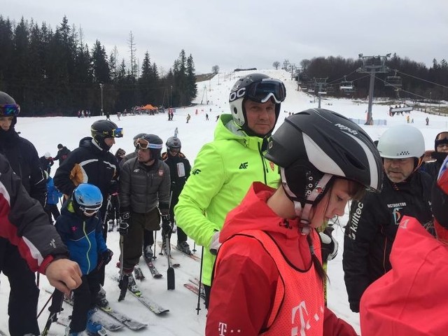 Prezydent Andrzej Duda jest miłośnikiem jazdy na nartach. W Beskidach był już wielokrotnie
