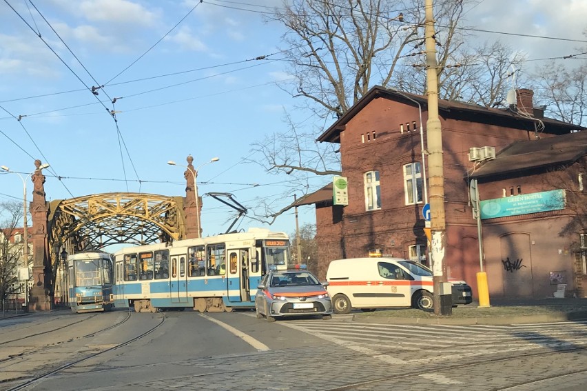 Na moście Zwierzynieckim wykoleił się tramwaj nauki jazdy