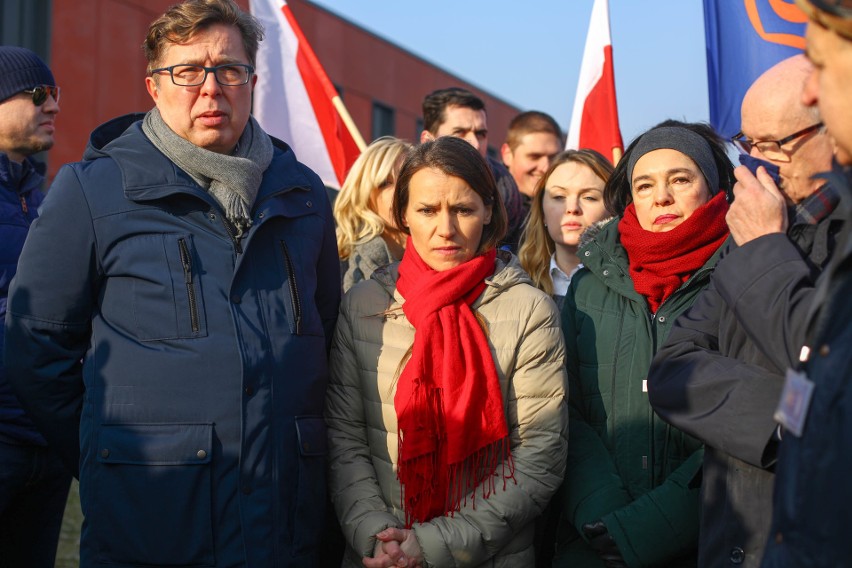 Politycy PO przeciw likwidacji Muzeum II Wojny Światowej. Protest w Gdańsku [ZDJĘCIA]