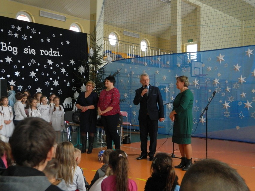 Uczniowie z Królewca wystawili muzyczne jasełka bożonarodzeniowe